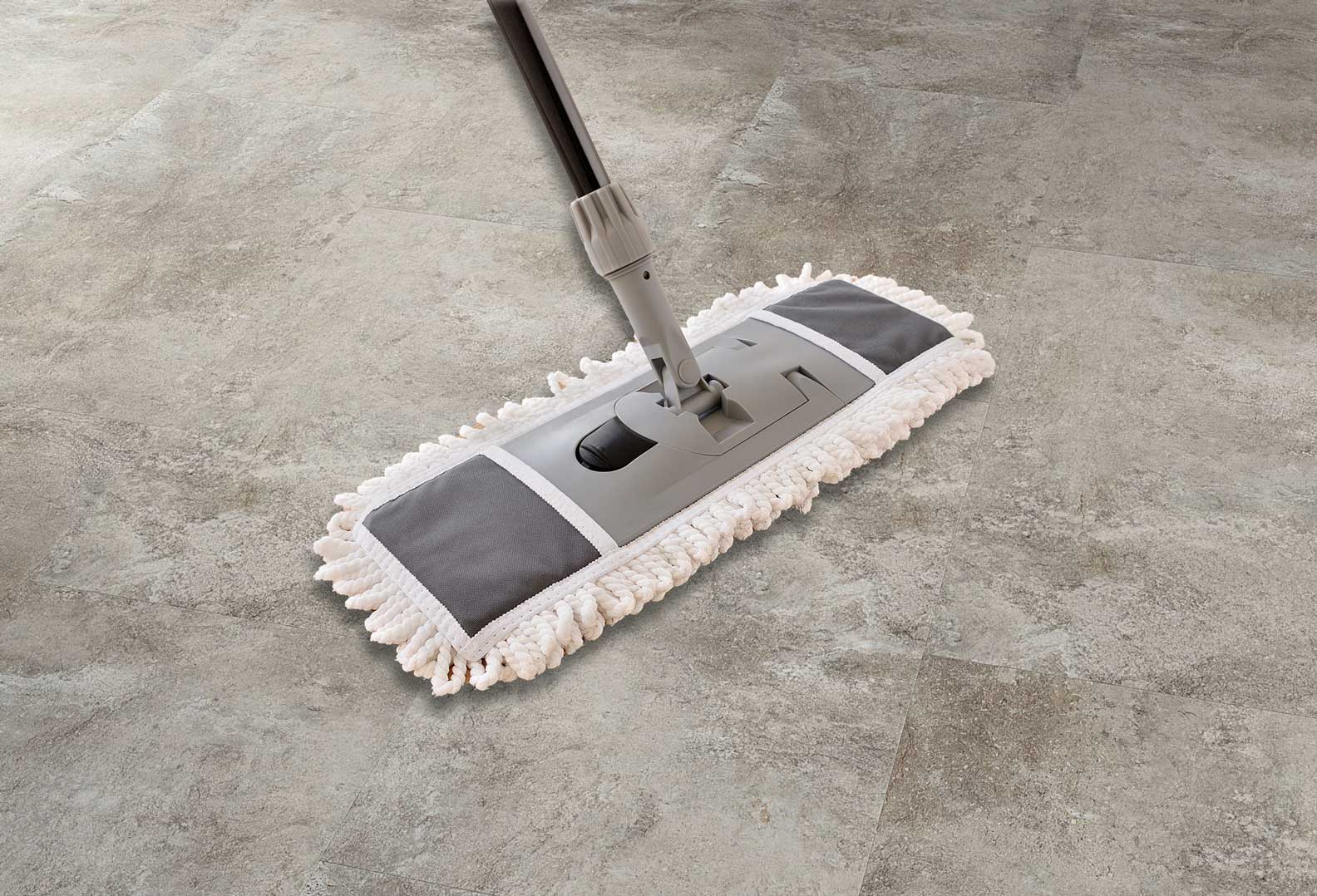 Richtige Pflege bei Landhausdiele Eiche rustikal hell gekalkt