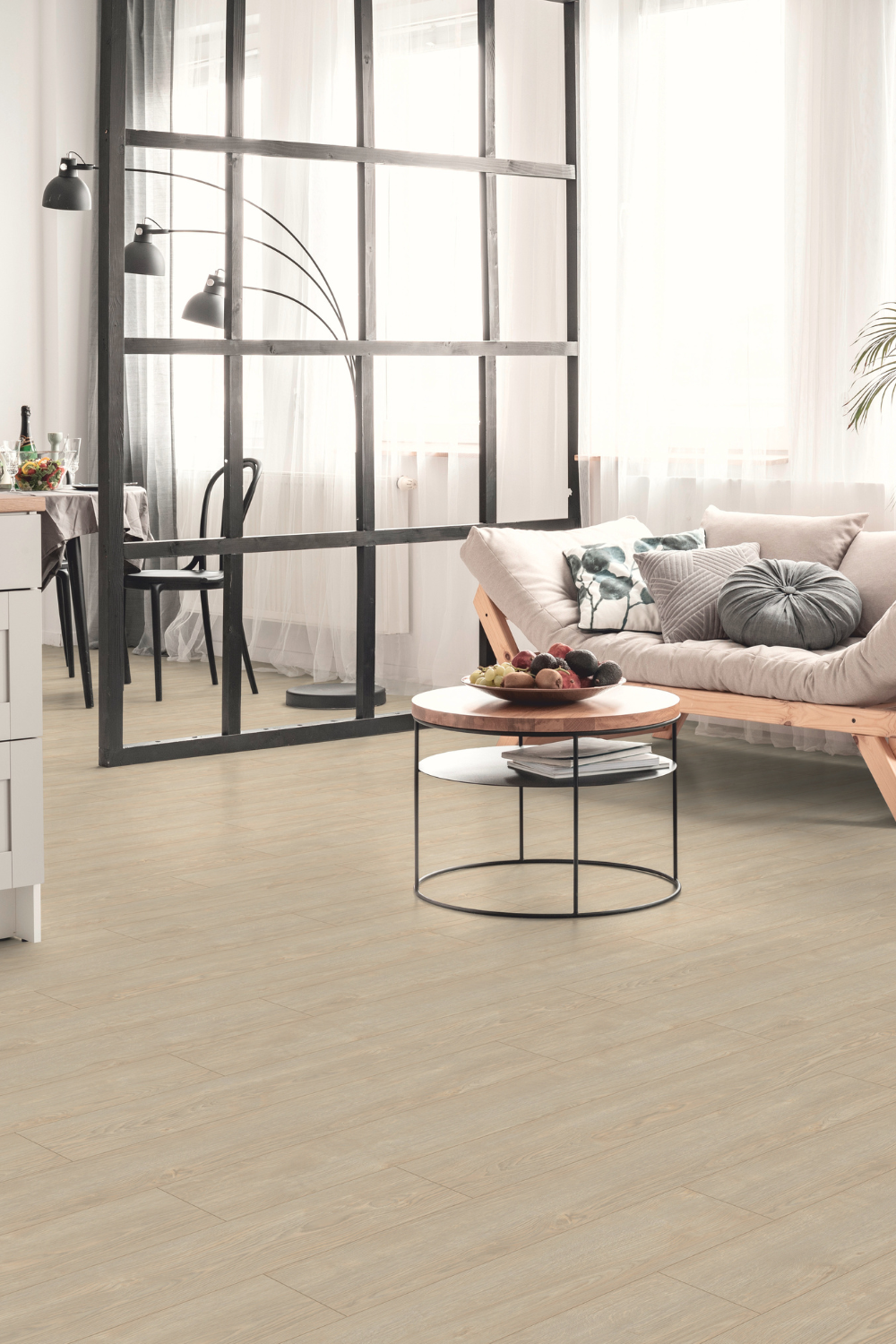 Laminatboden Eiche Crema im Wohnzimmer