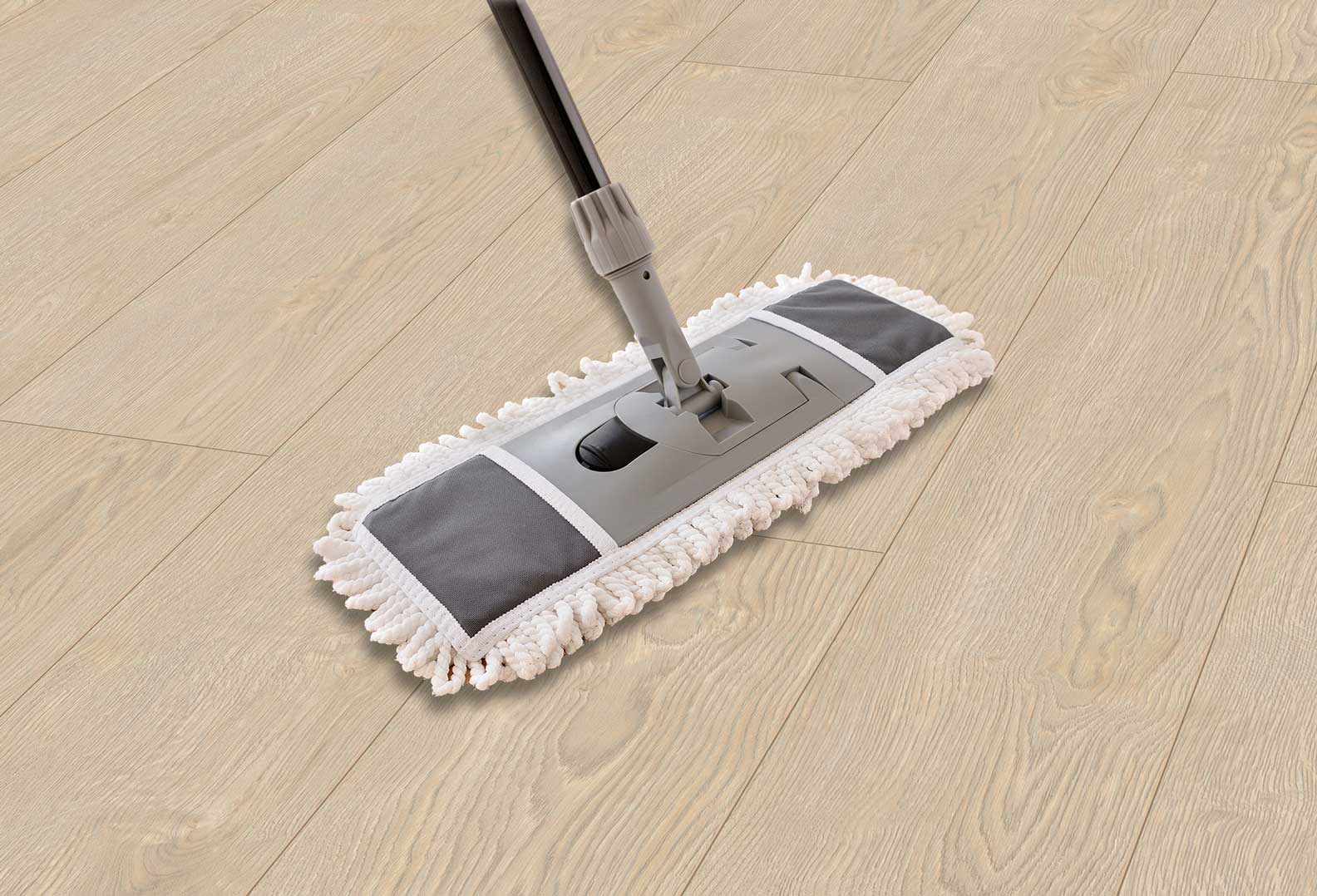 Richtige Pflege bei Landhausdiele Eiche sand beige